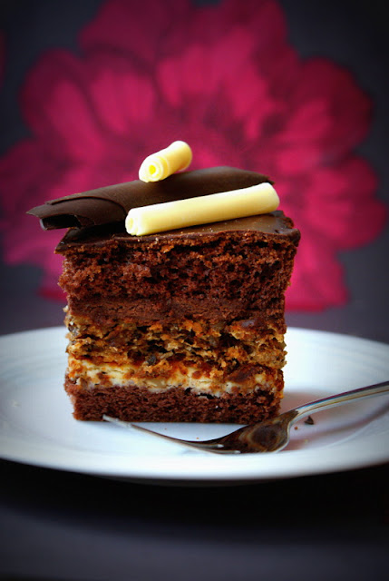 marysieńka,czekoladowa impresja,placek z orzechową wkladką,ciasta na imieniny,desery,biszkopt idealny