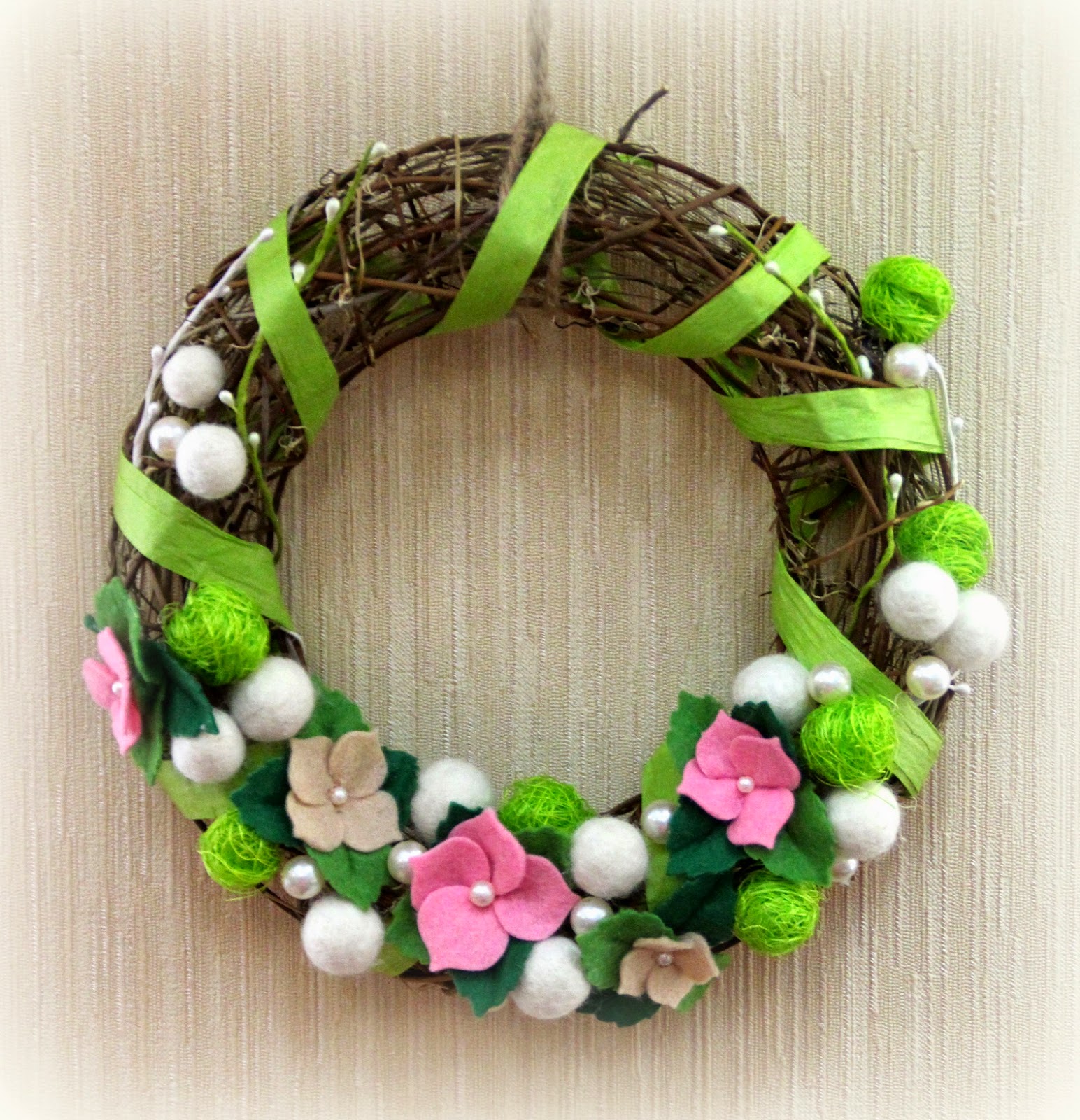 Весенний венок на дверь своими руками
