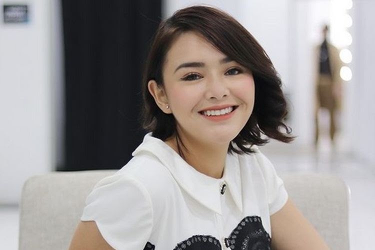 Biodata Artis Indonesia Beserta Agamanya Biodata Amanda