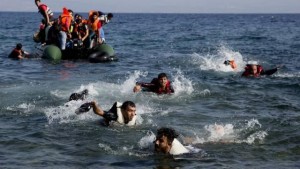 Choque de embarcações deixa 13 imigrantes mortos na Turquia