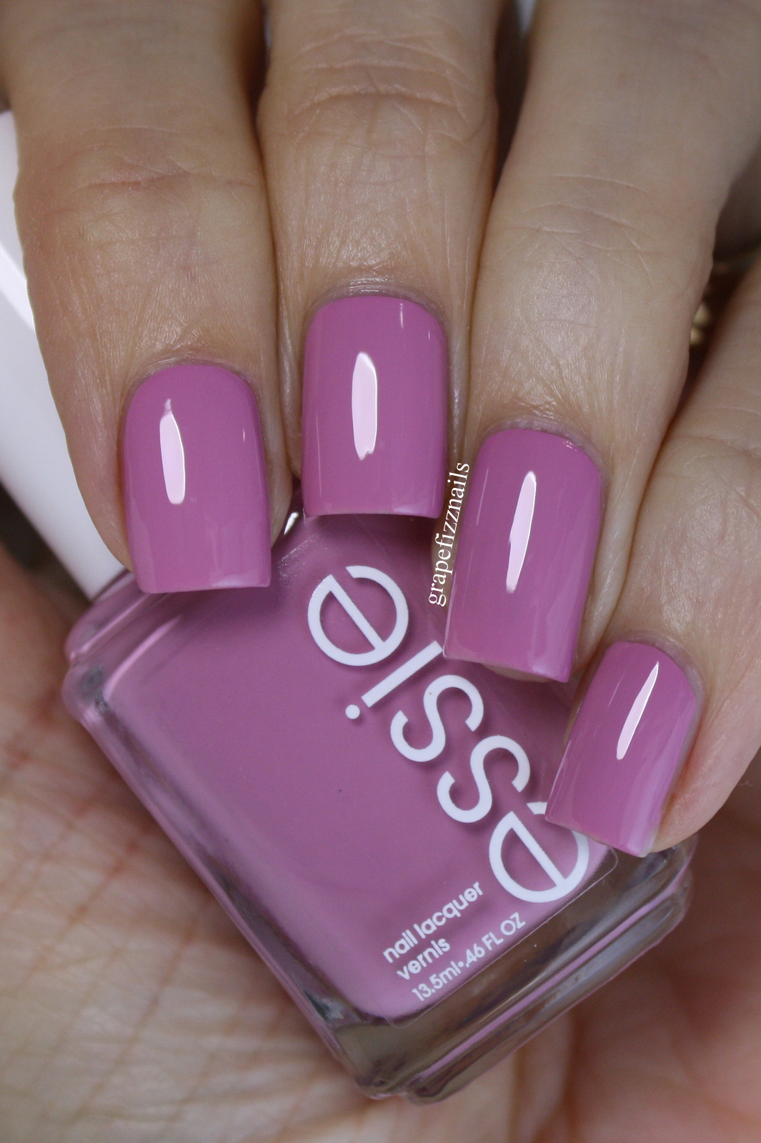 Grape Fizz Nails: Essie Suits You Swell, Swatch and Review