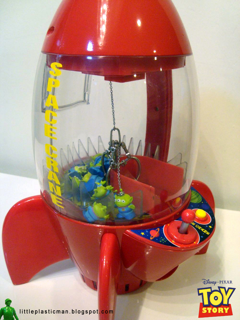 Little Plastic Man Toy Blog and Review Singapore The Claw!