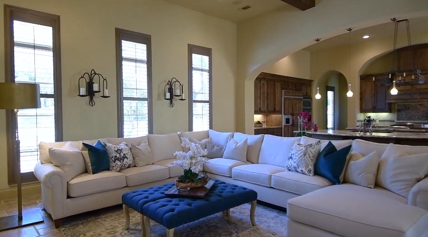 17 Photos vs. 11 Kings View, San Antonio, TX Luxury Home Interior Design Tour