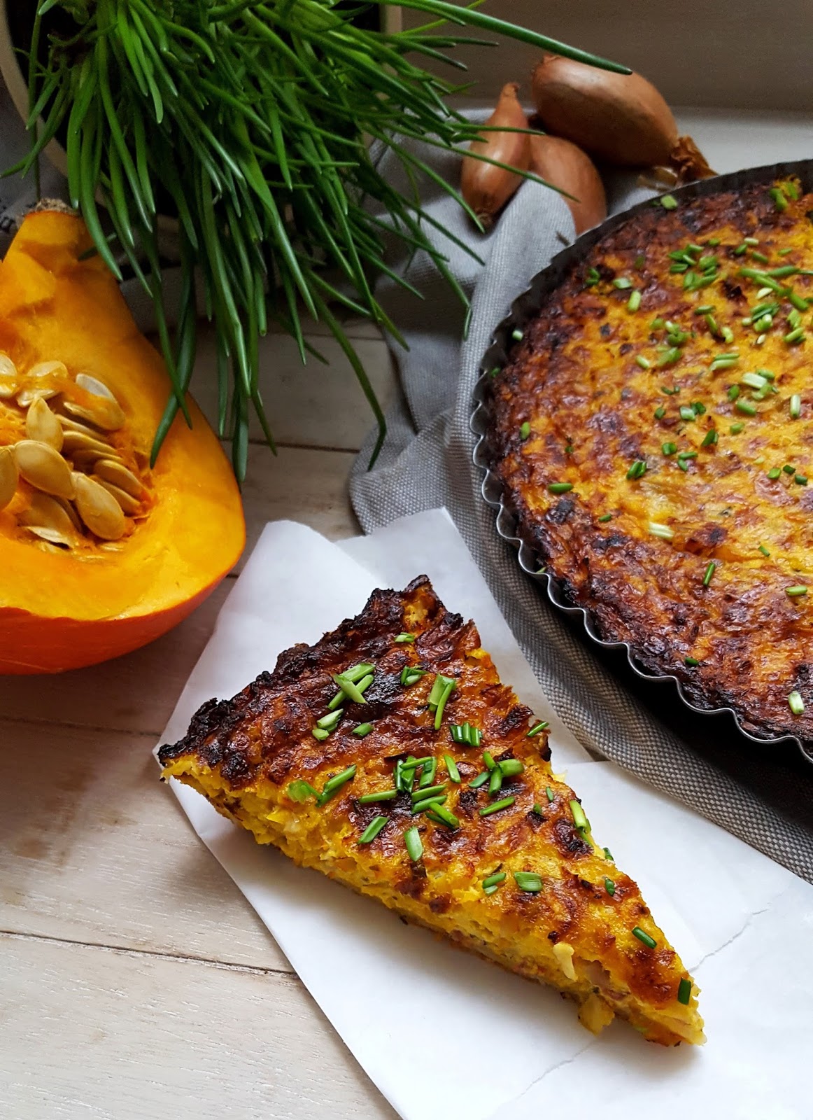 Kulinarikus: Goldenes Herbst-Soulfood: Kürbisquiche mit Speck und Käse