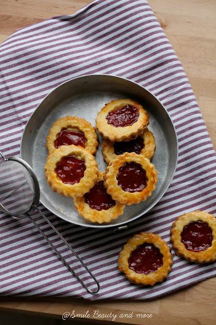 biscotti con marmellata di melograno