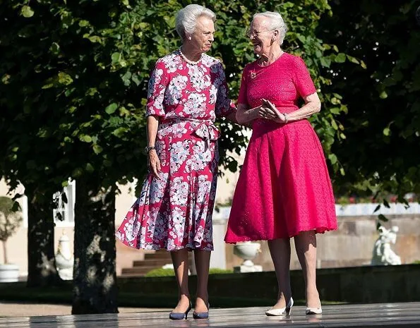 Summer floral dress and fuchsia dress. Fredensborg castle