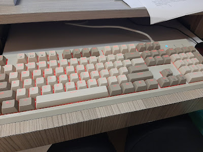 The Exiled Prince: AJAZZ AK510 RETRO-FUTURISTIC KEYBOARD REVIEW