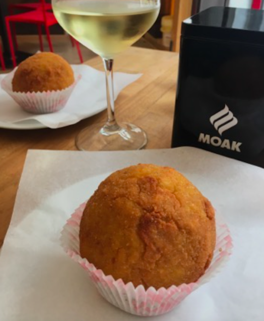 arancina street food palermo sicily market