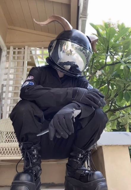 Foto Cosplay Among Us