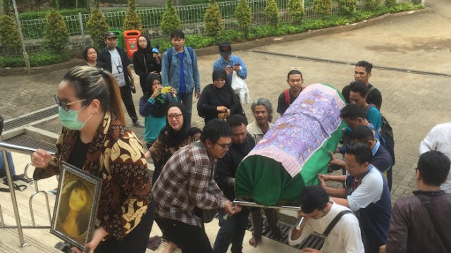 Innalillahi, Yana Zein Meninggal Dunia, 2 Pihak Ini Ribut Mau Dikremasi Ataukah Dikafani