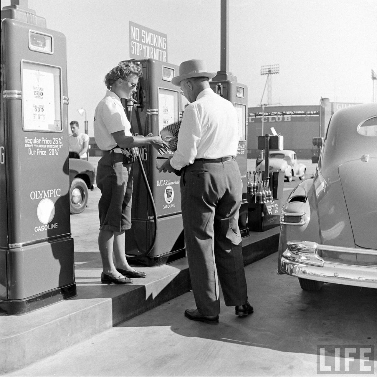 Gilmore Oil's GasATeria, One of the First Self Serve Gas Stations in