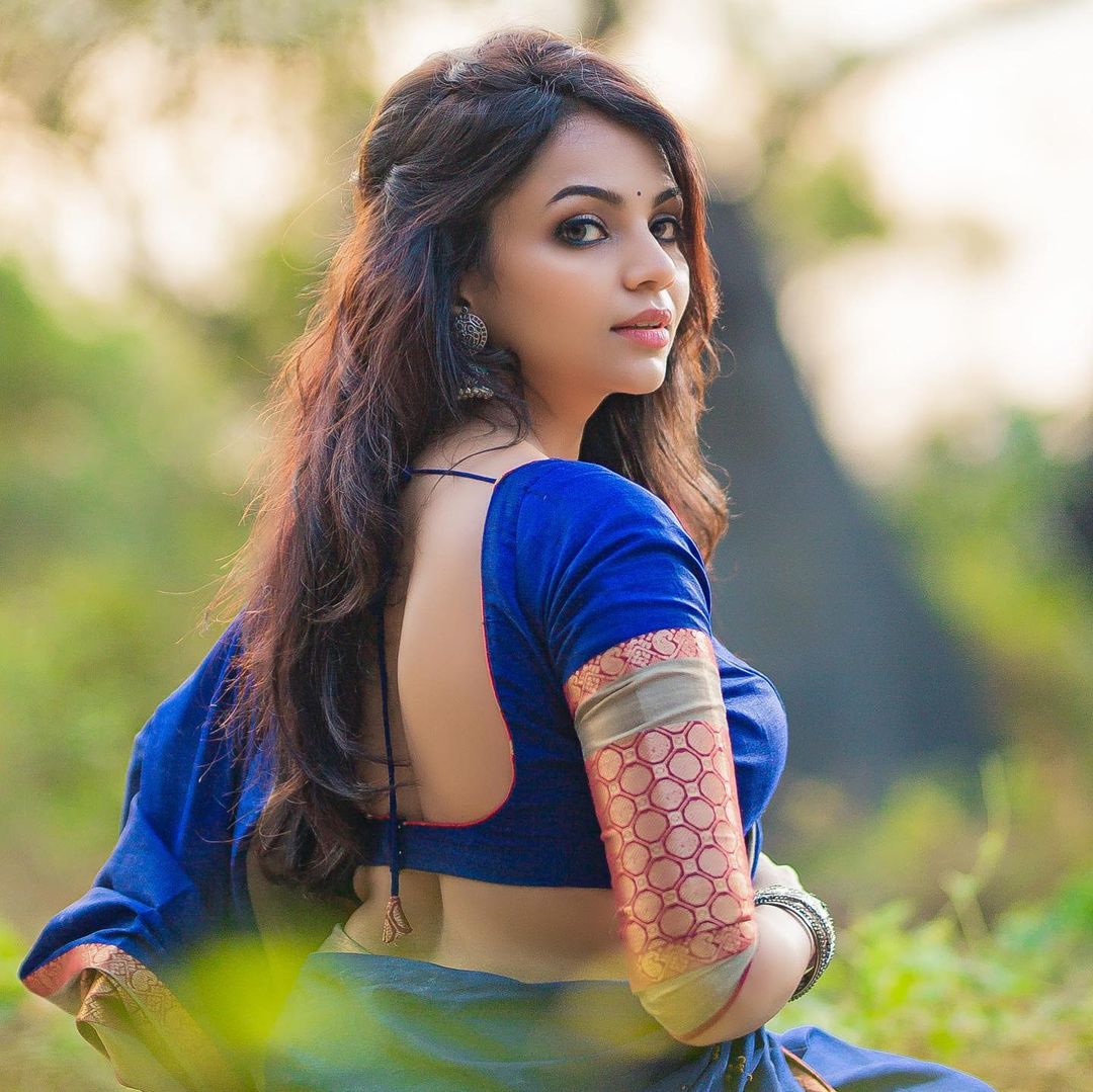 Model Sameena Anwar Pics In Silk Saree Photos Navel Queens Model Sameena Anwar Pics In Silk Saree Photos Navel Queens