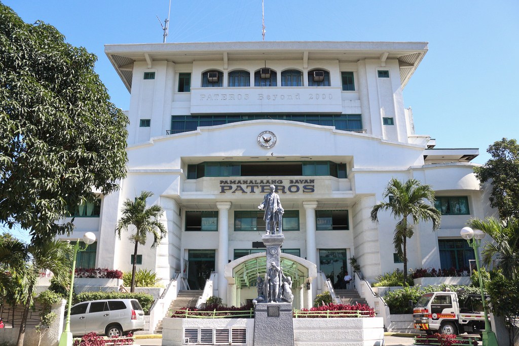 PATEROSTHE SMALL TOWN WITH A BIG HEART