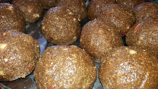 http://www.indian-recipes-4you.com/2017/12/methi-ladoo-recipe-in-hindi.html