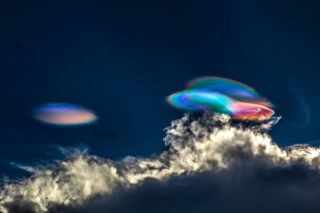  Just Amazing! Polar stratospheric clouds over Peru that looks like an alien spacecraft %2BPolar%2Bstratospheric%2Bclouds%2B%2B%25282%2529