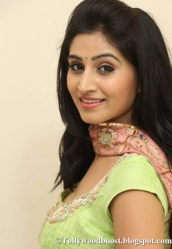 Telugu Model Shamili Smiling Face Closeup Stills 2017