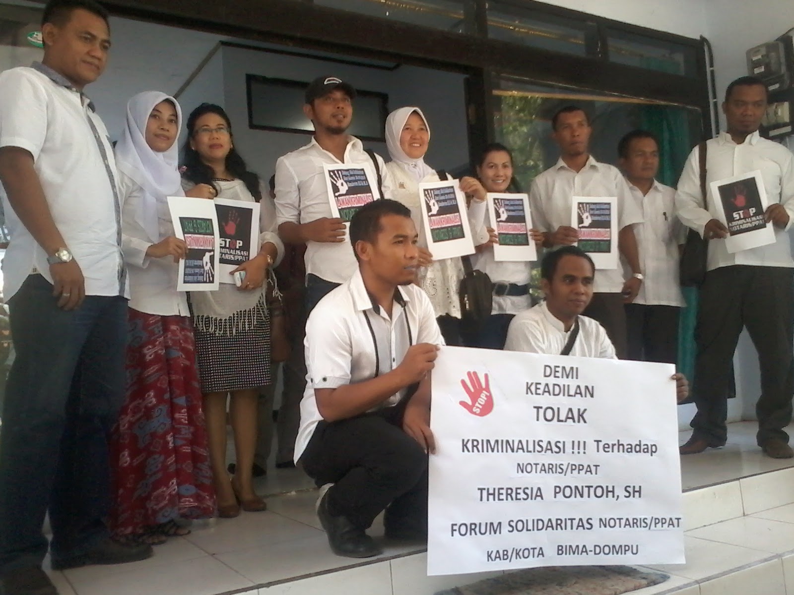 Rekan Dikriminalisasi, Forum Notaris Bima-Dompu Gelar Aksi Solidaritas 