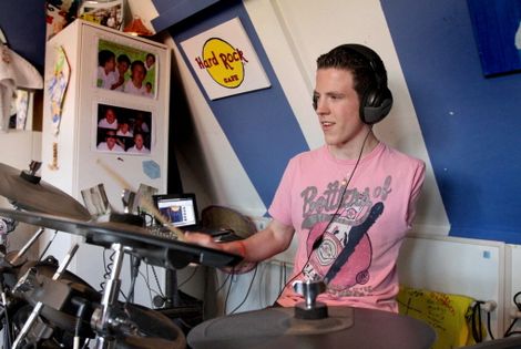 1%2Barm%2B-%2Bdrummen_alexwegman.jpg