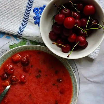 Sopa de cerezas ácidas