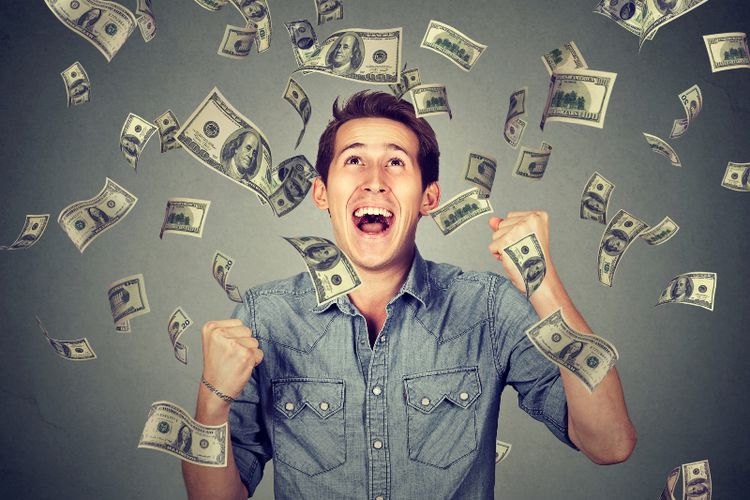 Pria Ini Menang Lotere Rp 92 Miliar, Usai di-PHK karena Wabah Corona Pria Ini Menang Lotere Rp 92 Miliar, Usai di-PHK karena Wabah Corona, naviri.org, Naviri Magazine, naviri majalah, naviri