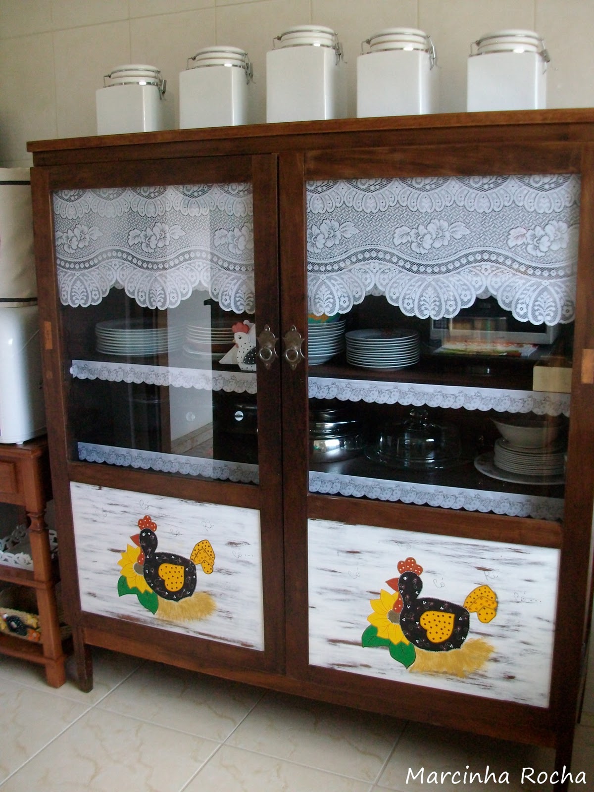 Reforma De Armario Antigo Em Cristaleira Na Cozinha Mineira Jeito De Casa Blog De Decoracao E Arquitetura