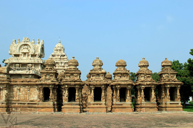 The entrance wall of the Kailasanathar temple with independent small shrines