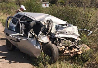 Acidente entre carro e caminhão deixa duas mulheres e uma criança mortos na RS-471