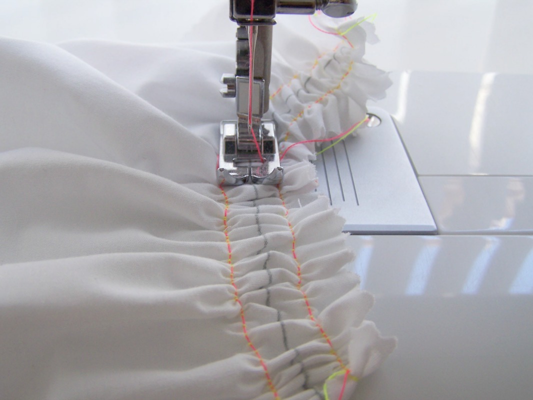 Fruncir a máquina Cosotela