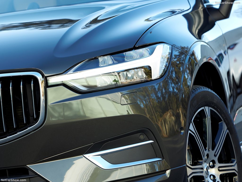 GIÁ XE VOLVO XC60 SUV 5 CHỖ