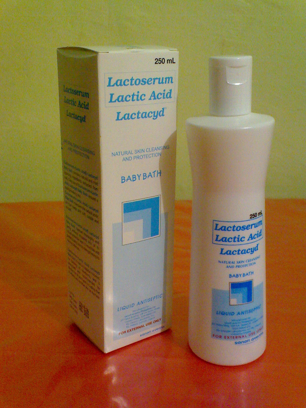 We've got a sample of lactacyd baby wash from grand baby fair in sm megamall. My Shopped List Lactoserum Lactic Acid Lactacyd Baby Bath