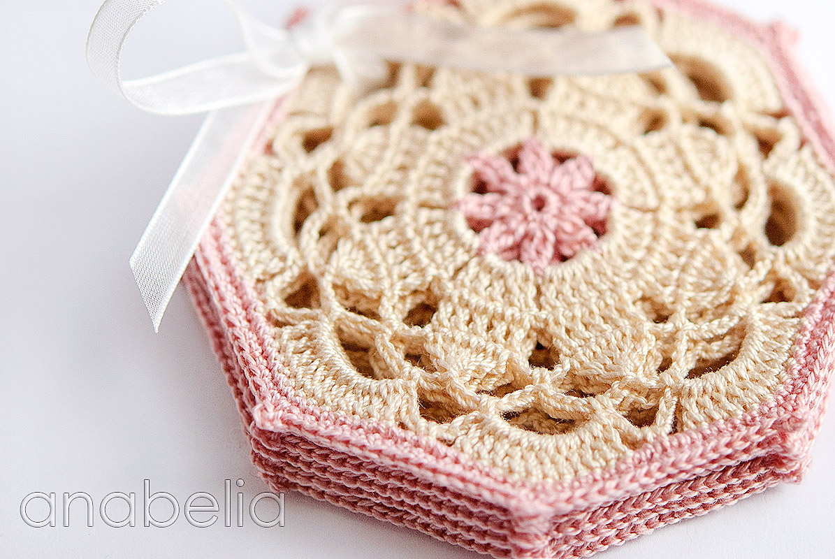 Vintage crochet coaster pattern by Anabelia