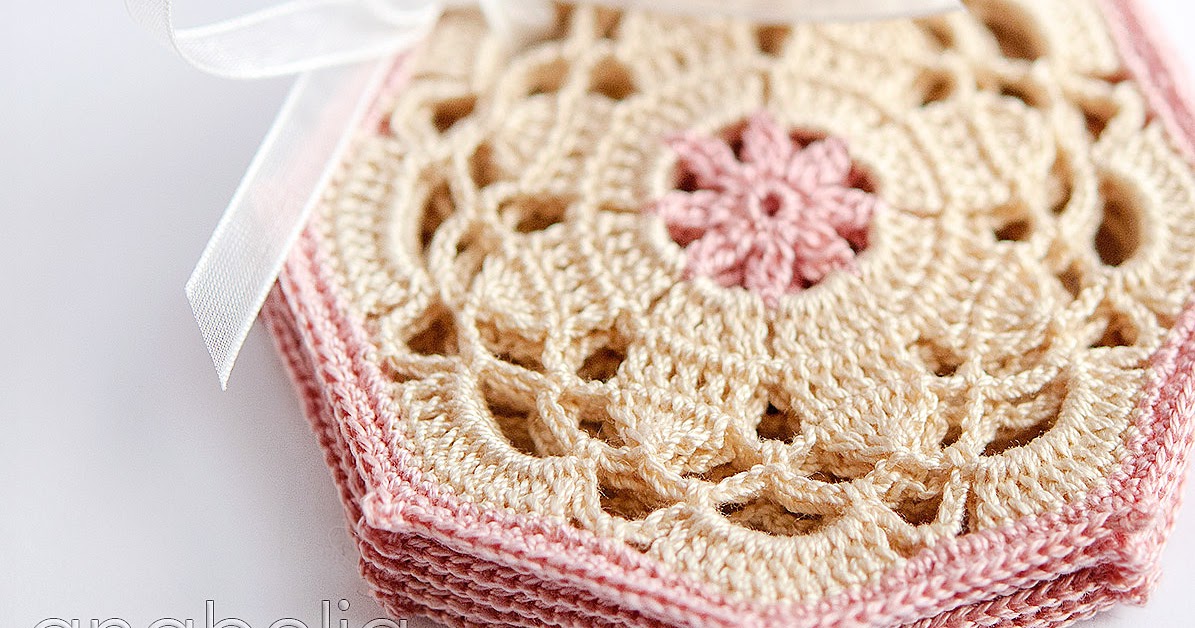 4 Vintage 70s Pink and White Yarn Crochet Placemats W/ 4 Trivet Coasters  Ruffle