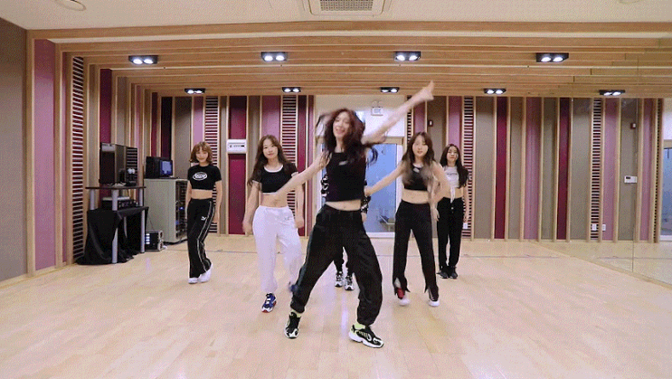 비주얼맛집인줄만 알았는데 군무+피지컬도 쩌는 신인 | 인스티즈