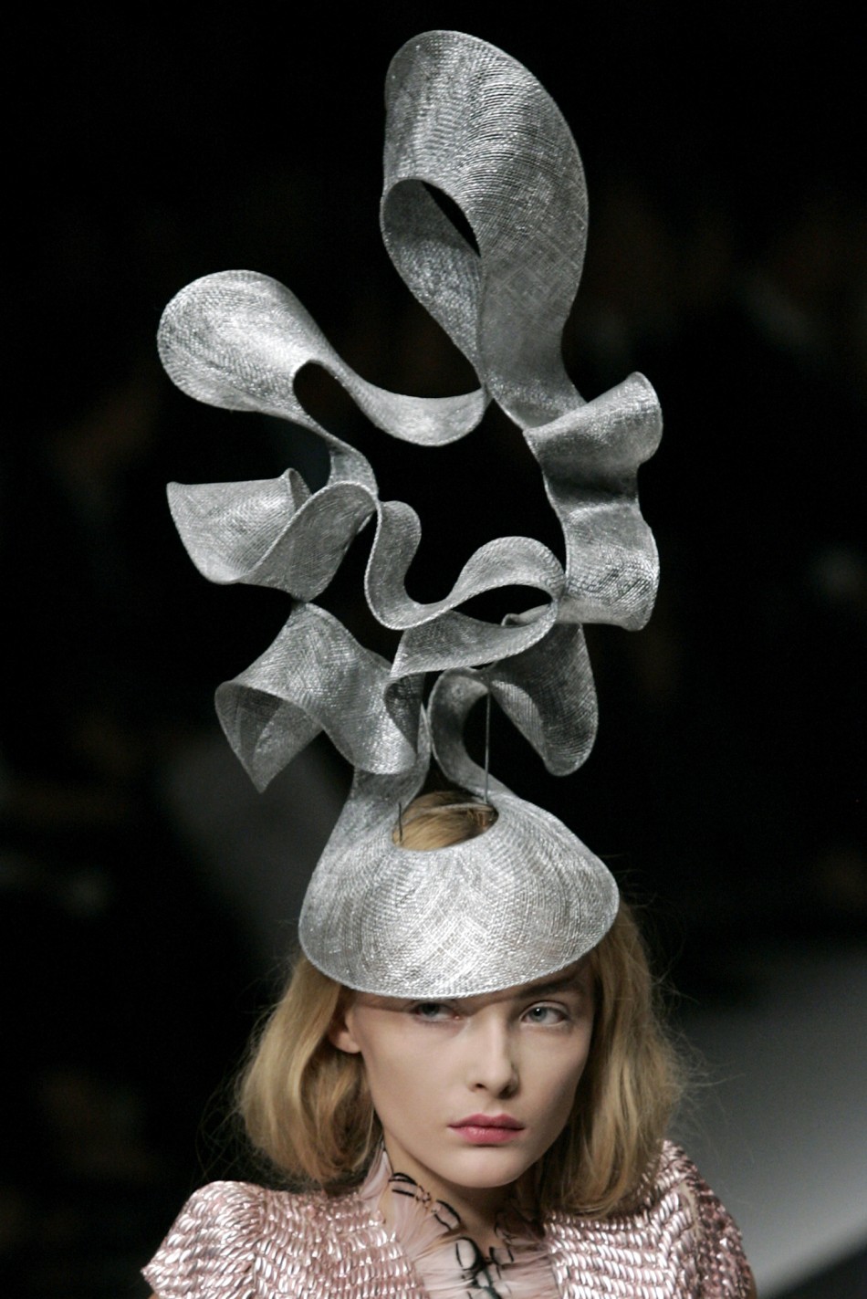 İrmik Philip Treacy customized hats!