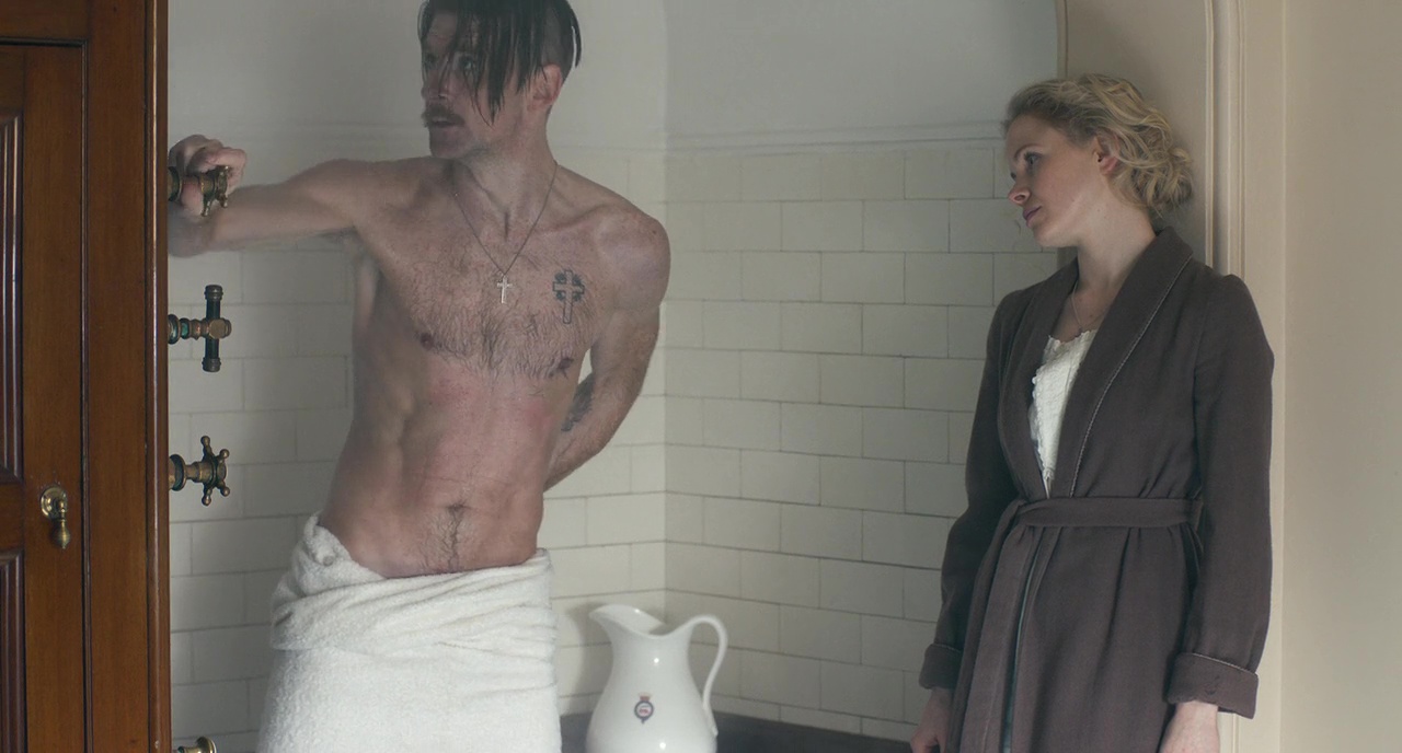 Paul Anderson and Cillian Murphy shirtless in Peaky Blinders 3-03 "Epi...