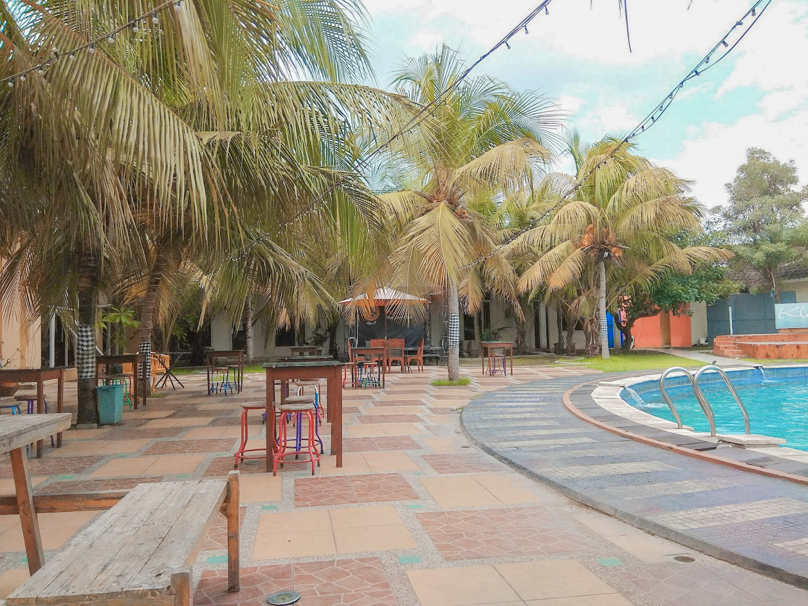 Kolam renang istana mentari sidoarjo