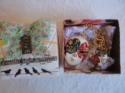 Ма-а-аленькая коробочка.