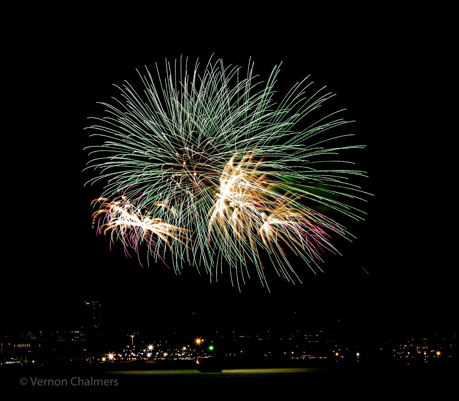 Fireworks Cape Town over Milnerton Lagoon / Woodbridge Island / Table Bay Fireworks Cape Town over Milnerton Lagoon / Woodbridge Island / Table Bay