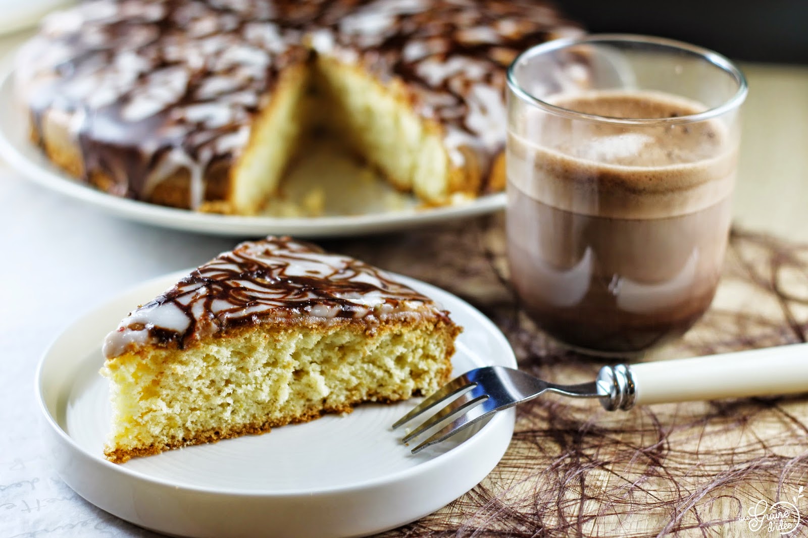 Gâteau au Lait d'Amande et son Glaçage Bicolore - Une Graine d'Idée