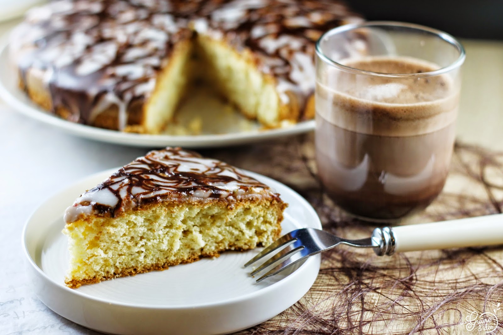 Gâteau au Lait d'Amande et son Glaçage Bicolore | Une Graine d'Idée