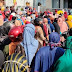 Polisi Bubarkan Kerumunan Warga Ingin Cairkan Bansos di Asahan Sumut