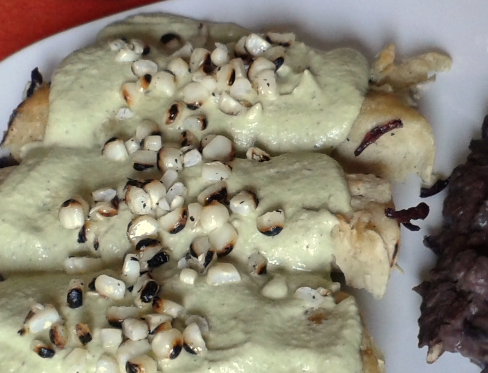 El chiltepín, la dulce cocina vegana Enchiladas de jamaica con crema de chile verde