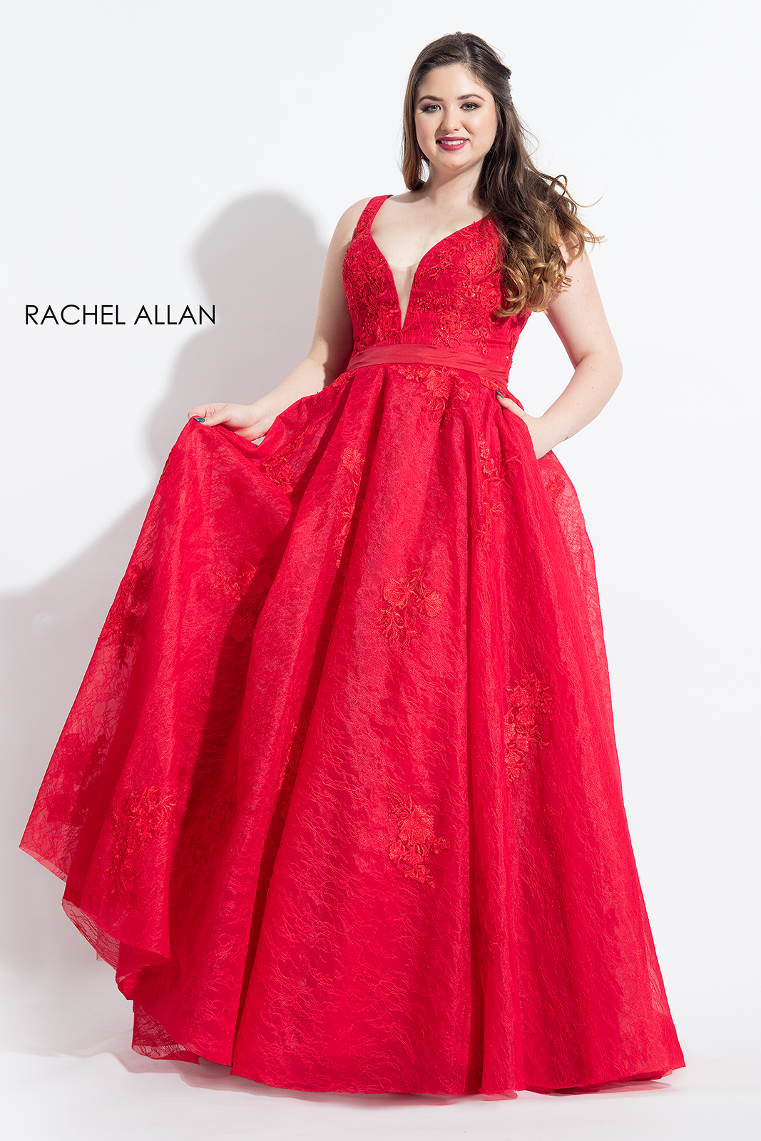 The Most Beautiful Spring Prom Dresses 2018: 7 stylish Couture and Curves dresses for beautiful