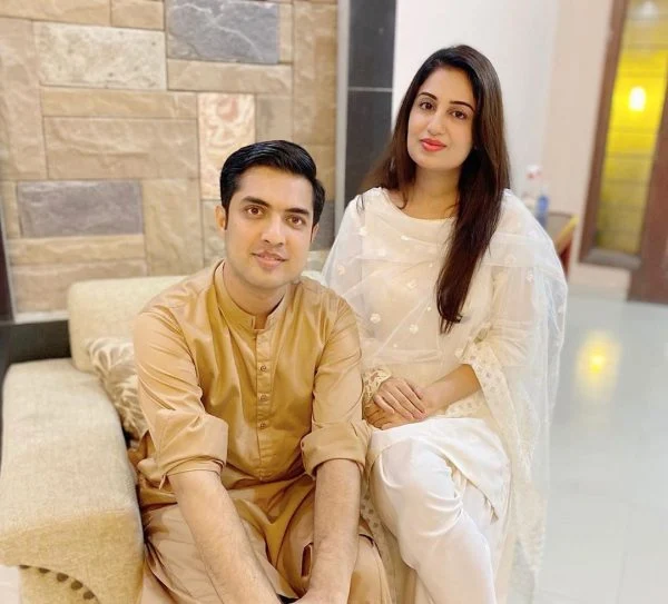 Iqrar ul Hassan and Farah Iqrar New Beautiful Pictures