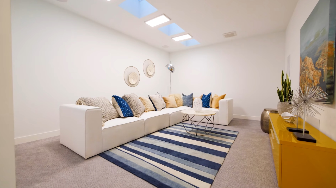 16 Photos vs. Brand New, Bird Rock Modern | 5519 Calumet Avenue, La Jolla - Luxury Home & Interior Design Video Tour 16 Photos vs. Brand New, Bird Rock Modern | 5519 Calumet Avenue, La Jolla - Luxury Home & Interior Design Video Tour