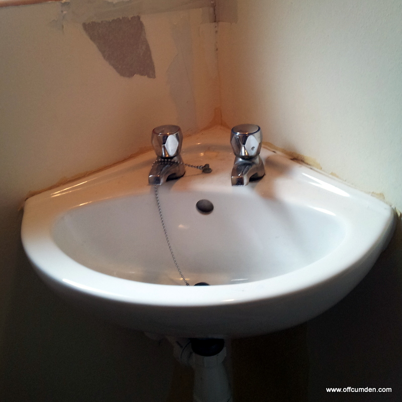 How to turn your toilet room into a library! Helpful Mum