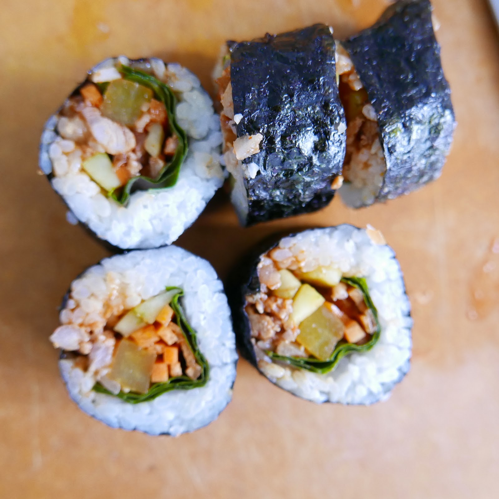 Dan can Cook Spicy Pork Rice Rolls (Jaeyok Kimbap)