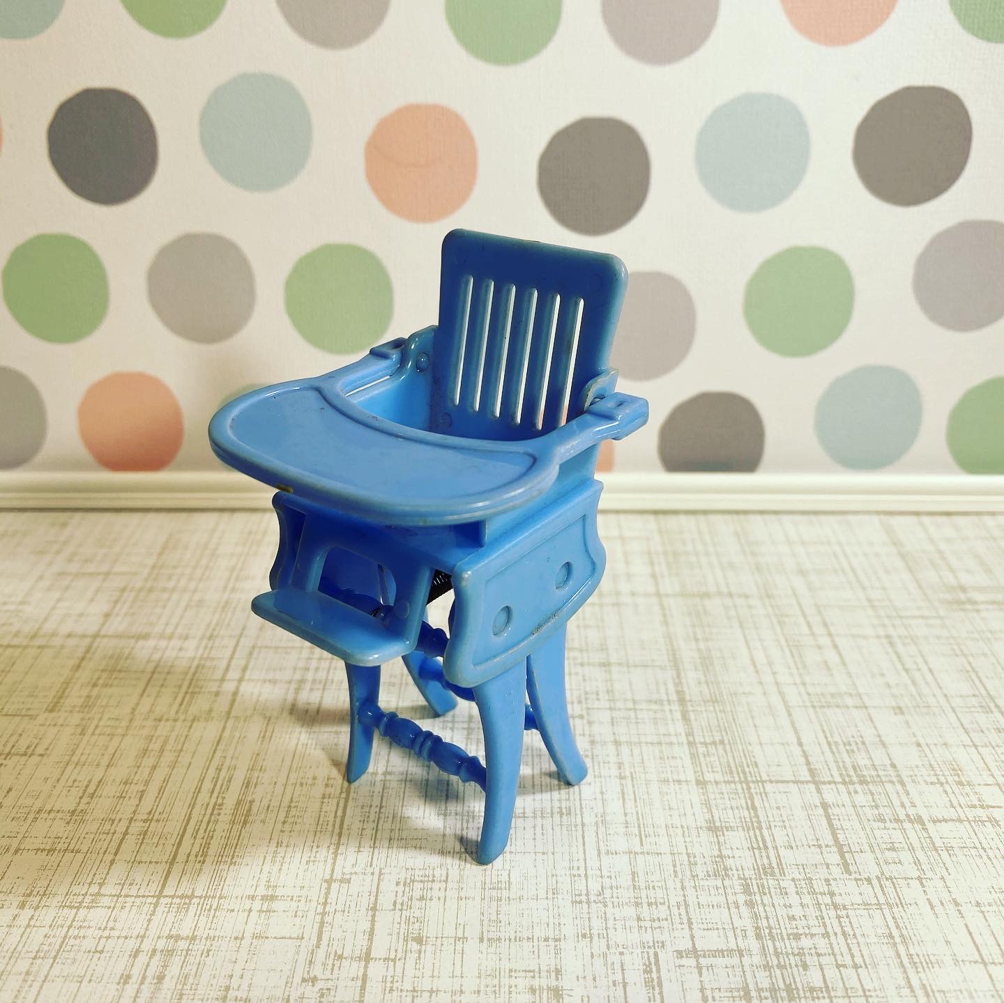 . Tulsa Tiny Stuff : Vintage Plastic Chair