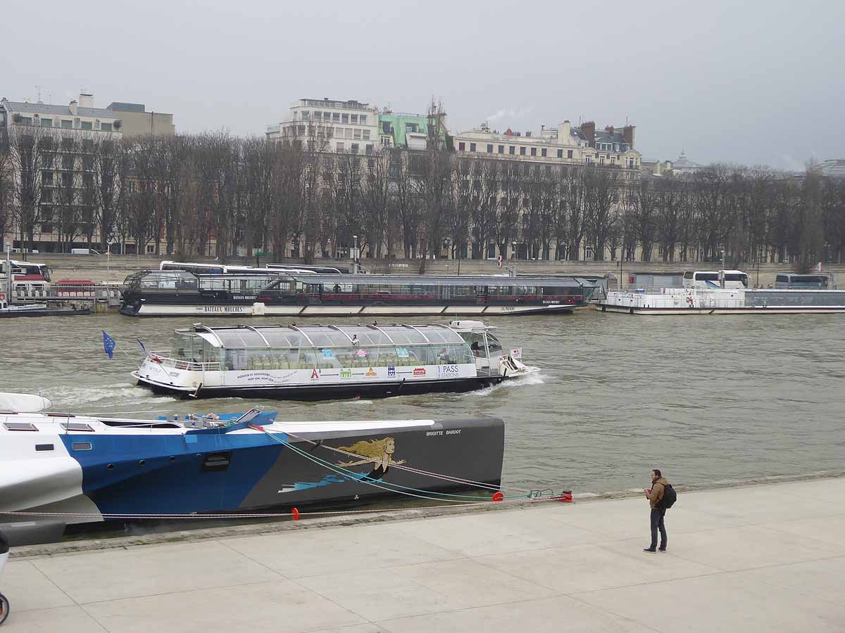 2 Port Du Gros Caillou 75007 Paris art de vivre la peinture de peintrefiguratif : Visite au port du gros