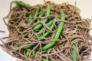 Soba noodles with green beans